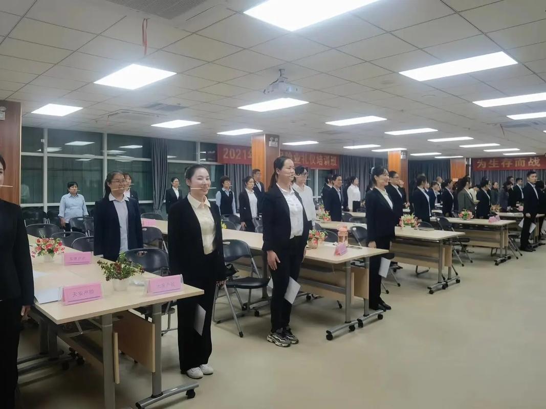 保險行業商務禮儀培訓 從產品到服務，再到禮儀服務的轉型
